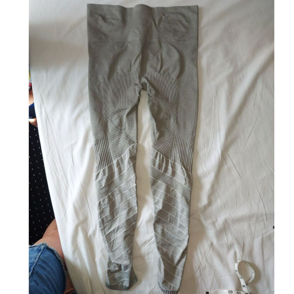 Blanqi Maternity Gray Leggings Sz M Structured Texture Activewear